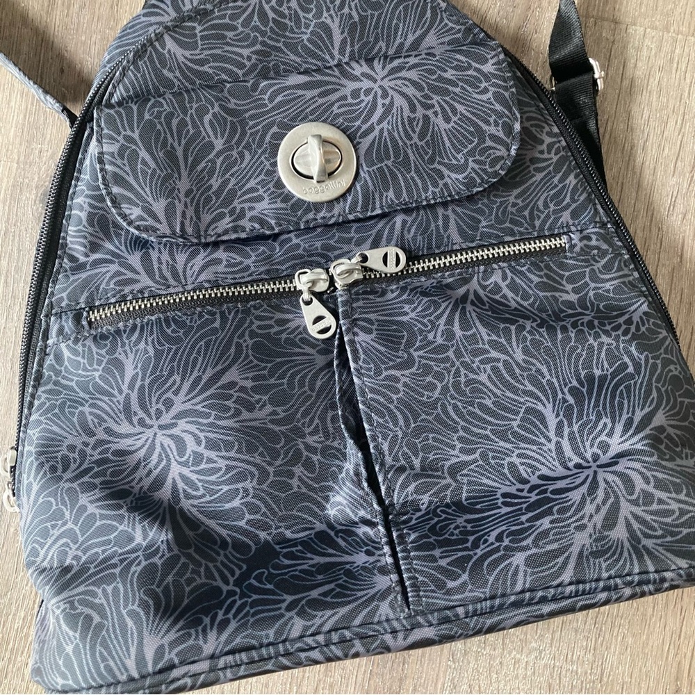 Baggallini Naples Convertible Backpack Euc - image 6